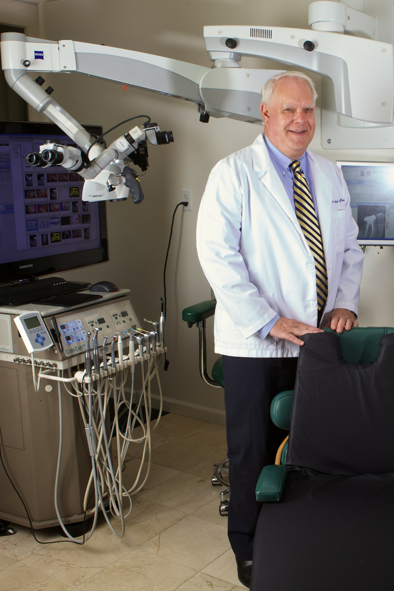 Dr Carr in Operatory Dr Carr in Operatory